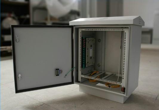白色壁掛式機柜 現代通訊設備的理想選擇